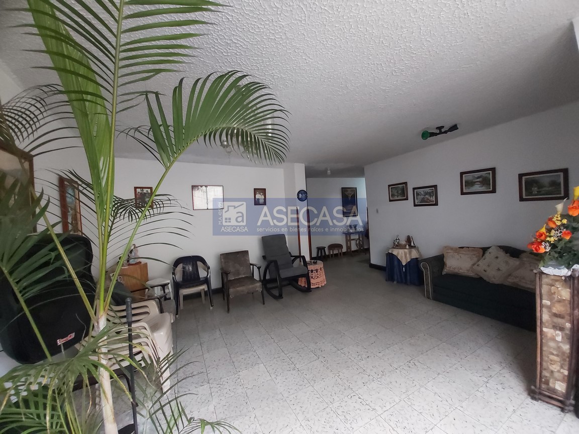 Casa de 6 alcobas en venta en La Concordia, Bucaramanga, 280 m² · foto 5 de 23
