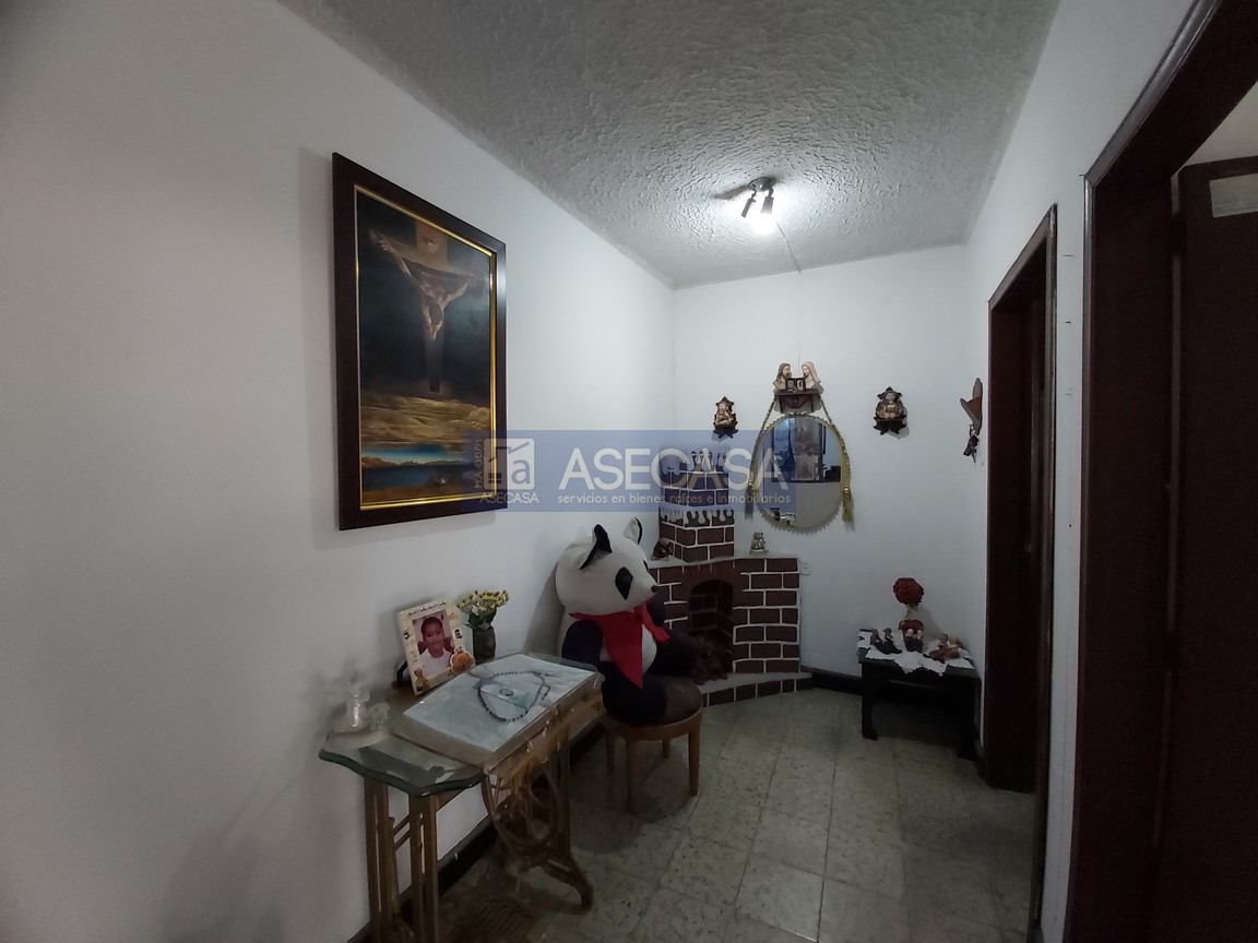Casa de 6 alcobas en venta en La Concordia, Bucaramanga, 280 m² · foto 4 de 23