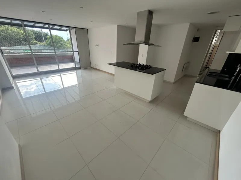 Apartamento en arriendo en La Abadia, Envigado · foto 3 de 24