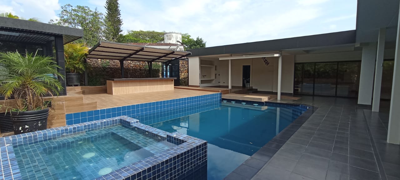 Casa de 4 alcobas en venta en Pance, Cali, 420 m² · foto 3 de 24