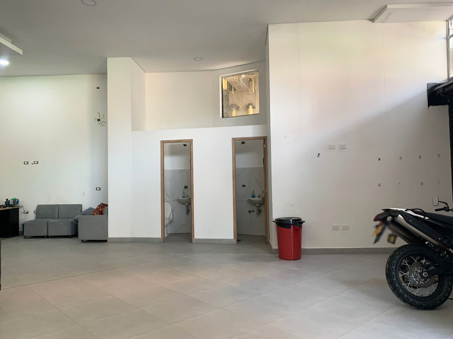 Local en arriendo en Calle Larga, Sabaneta, 180 m² · foto 2 de 7