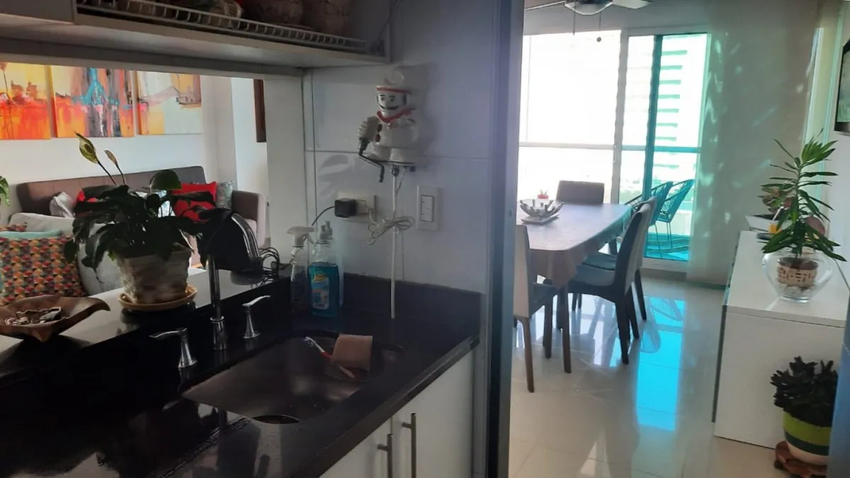 Apartamento de 3 alcobas en venta en Crespo, Cartagena, 131 m² · foto 7 de 22