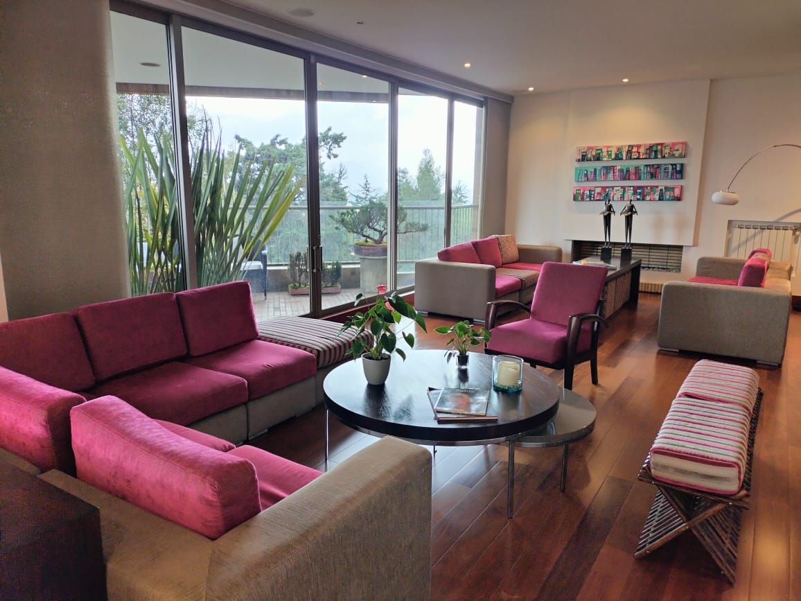 Apartamento en venta en Gratamira, Bogotá · foto 2 de 24
