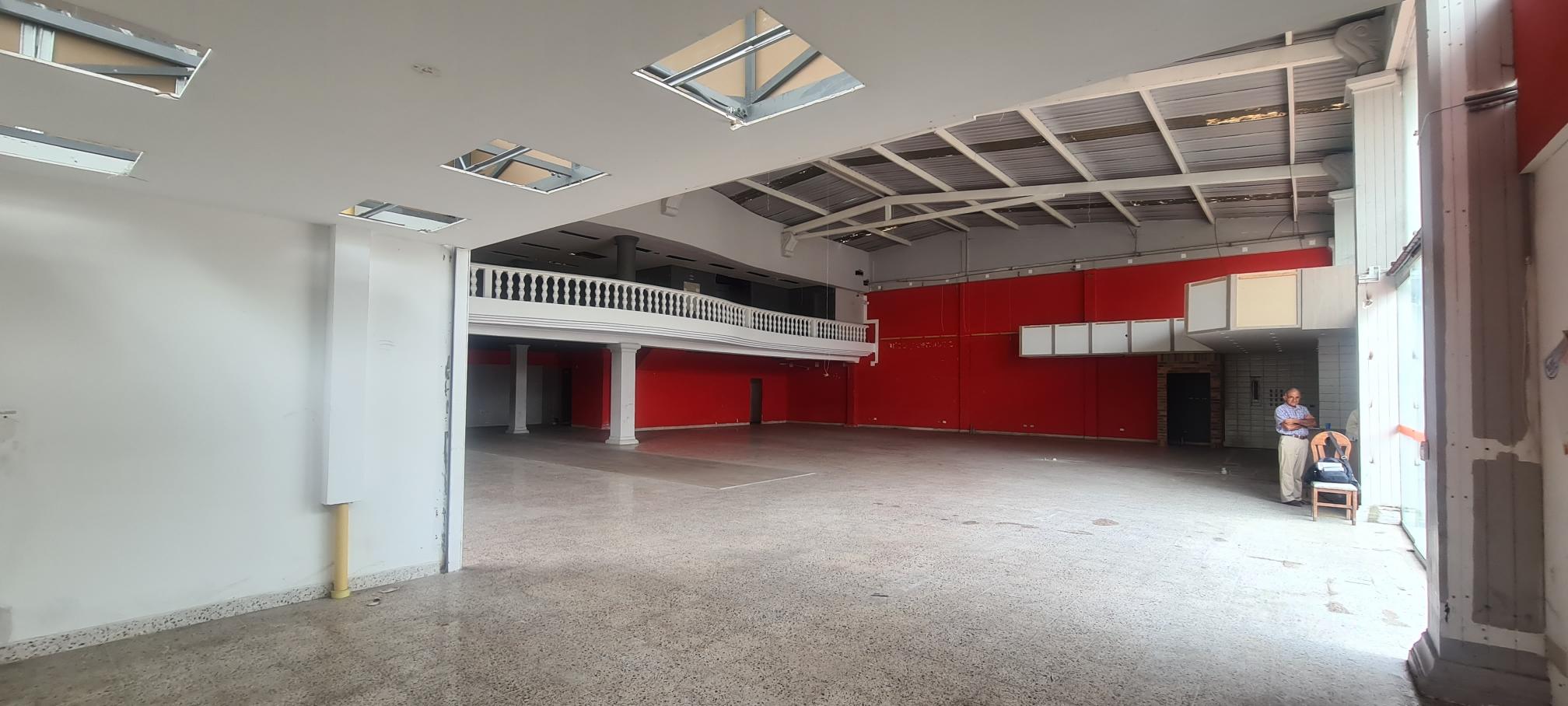 Local en venta en Prados Del Norte, Cali, 1023 m² · foto 15 de 21