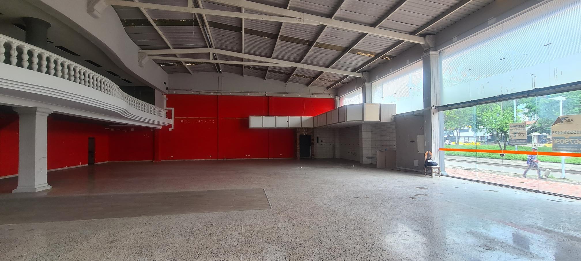 Local en venta en Prados Del Norte, Cali, 1023 m² · foto 16 de 21