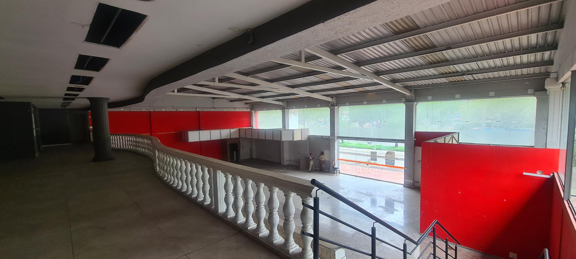 Local en venta en Prados Del Norte, Cali, 1023 m² · foto 20 de 21