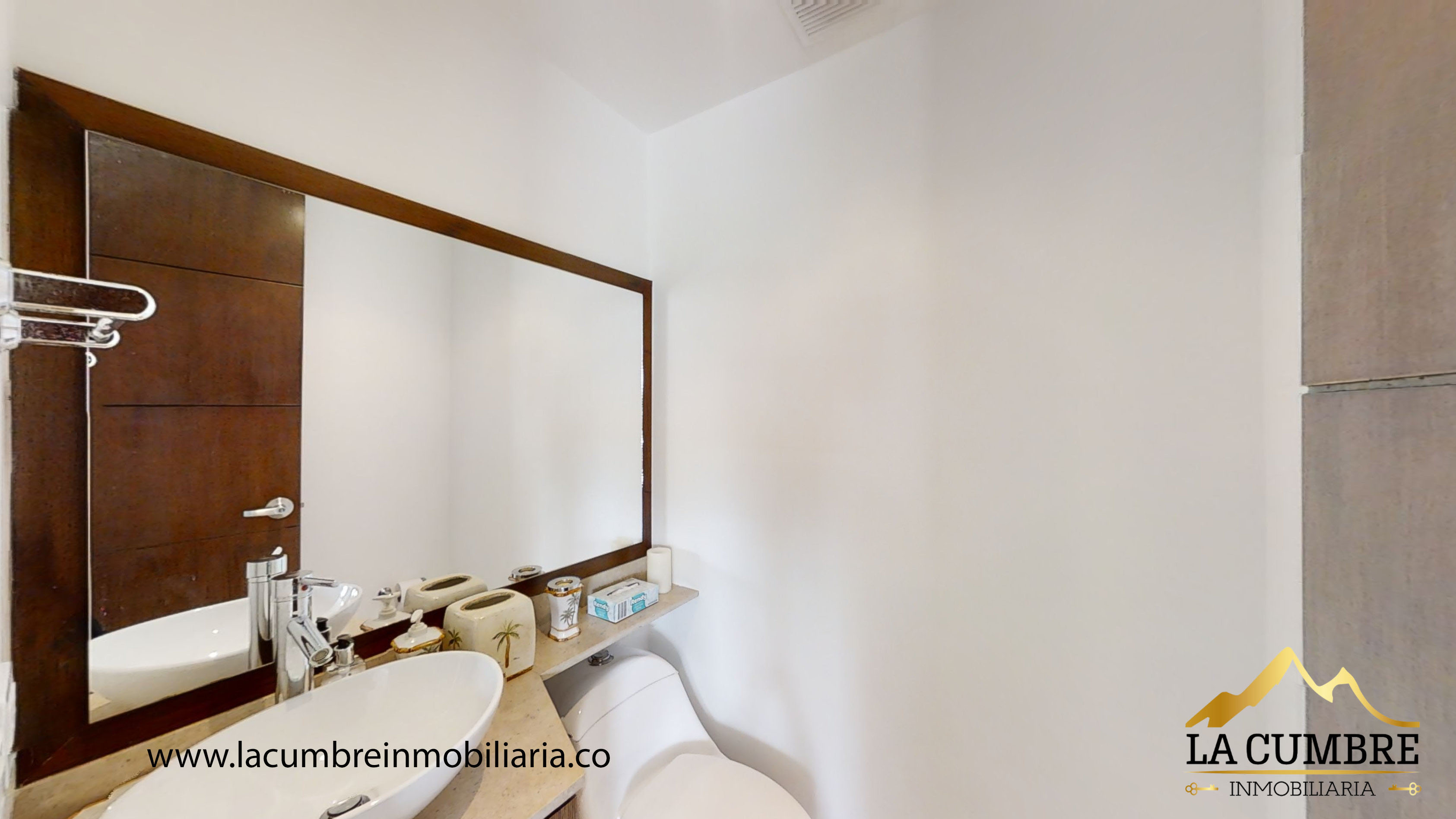 Apartamento de 3 alcobas en arriendo en Los Naranjos, Medellín, 120 m² · foto 6 de 11