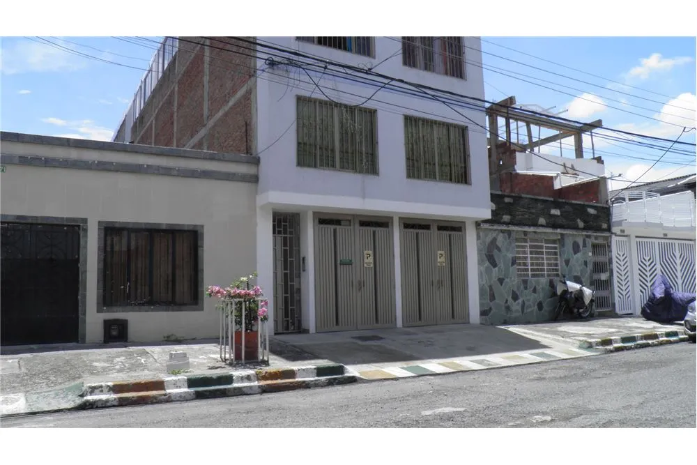 Edificio en venta en Atanasio Girardot, Cali, 490 m² · foto 2 de 8