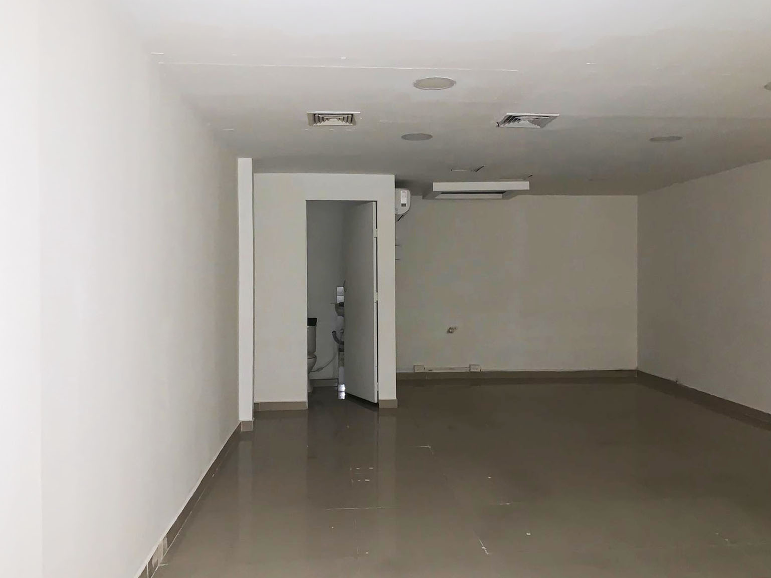 Local en arriendo en Patio Bonito, Medellín, 38 m² · foto 4 de 5