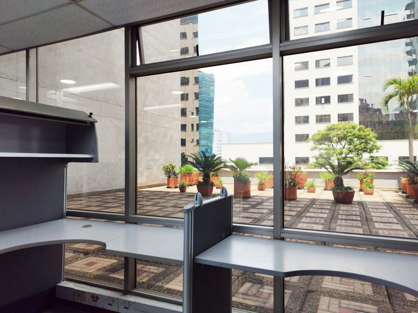 Oficina en arriendo en Milla De Oro, Medellín, 90 m² · foto 7 de 19
