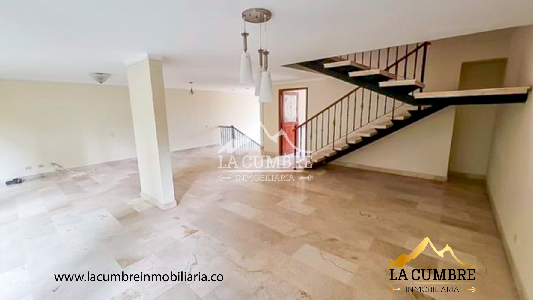 Casa de 3 alcobas en venta en El Tesoro, Medellín, 338 m² · foto 2 de 11