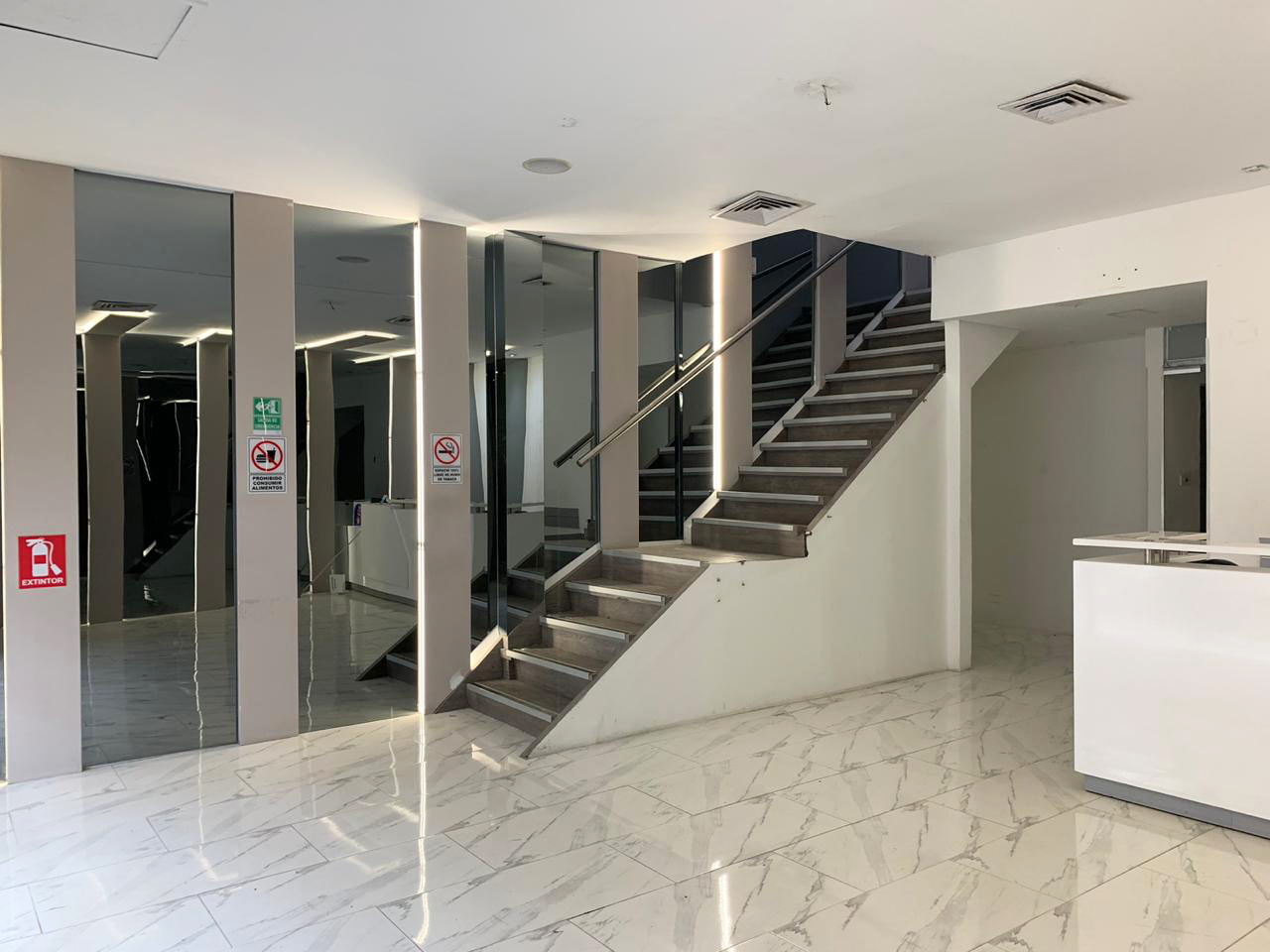 Oficina en arriendo en Astorga, Medellín, 280 m² · foto 2 de 13