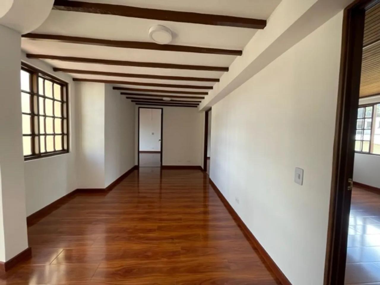 Casa de 5 alcobas en venta en Santa Ana, Bogotá, 329 m² · foto 16 de 22