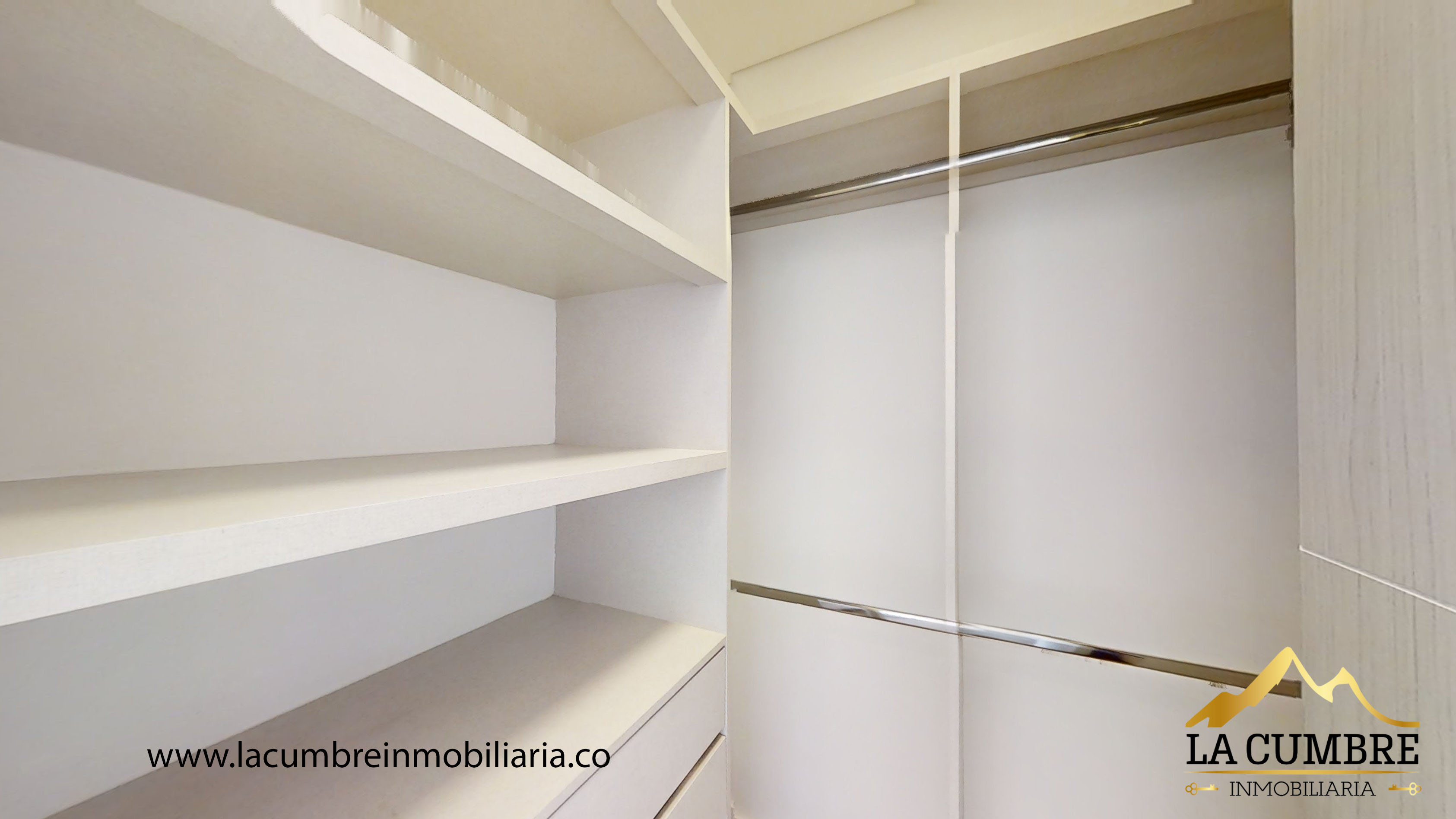 Apartamento de 2 alcobas en arriendo en Lalinde, Medellín, 95 m² · foto 10 de 13