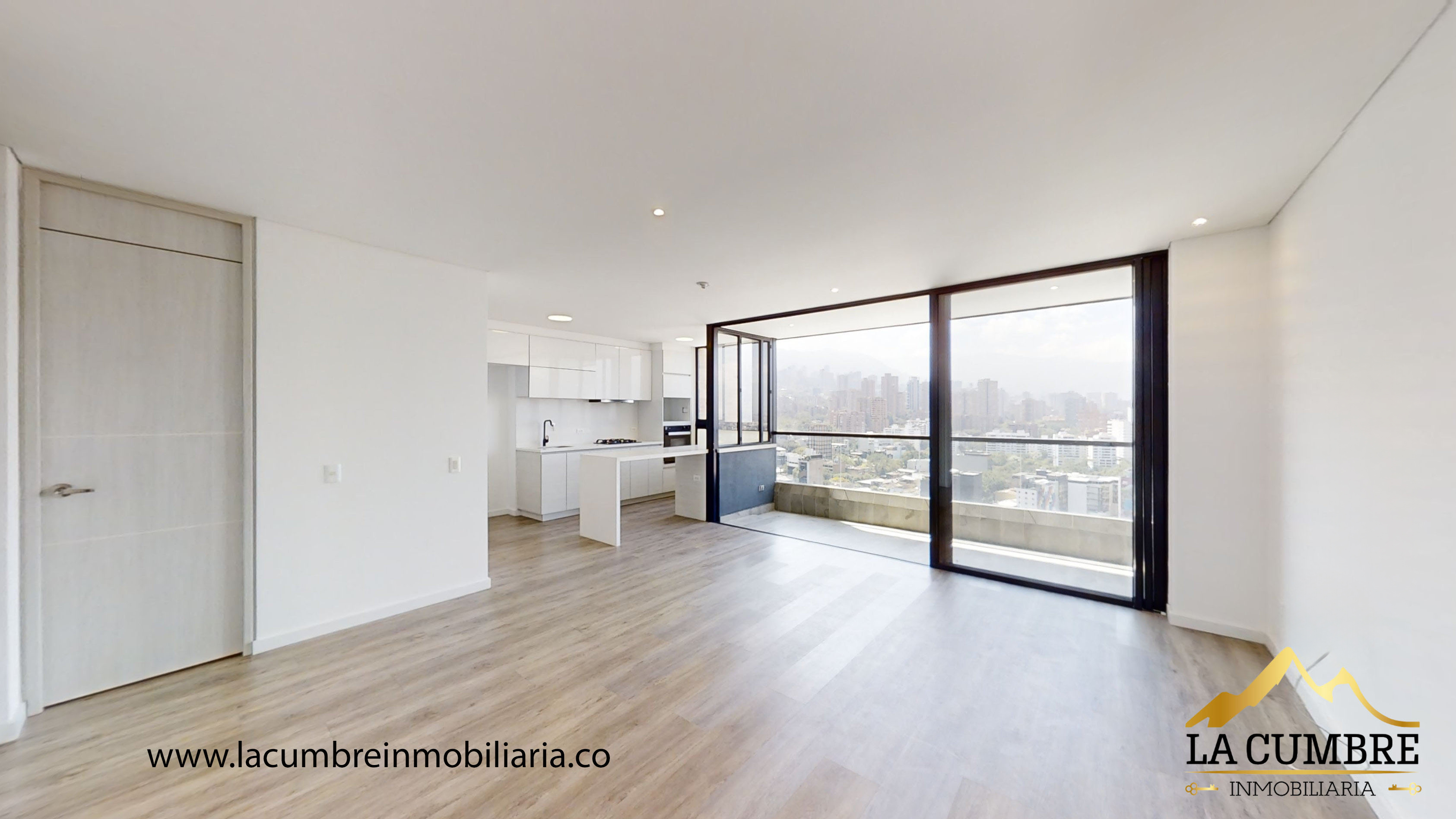 Apartamento de 2 alcobas en arriendo en Lalinde, Medellín, 95 m² · foto 2 de 13