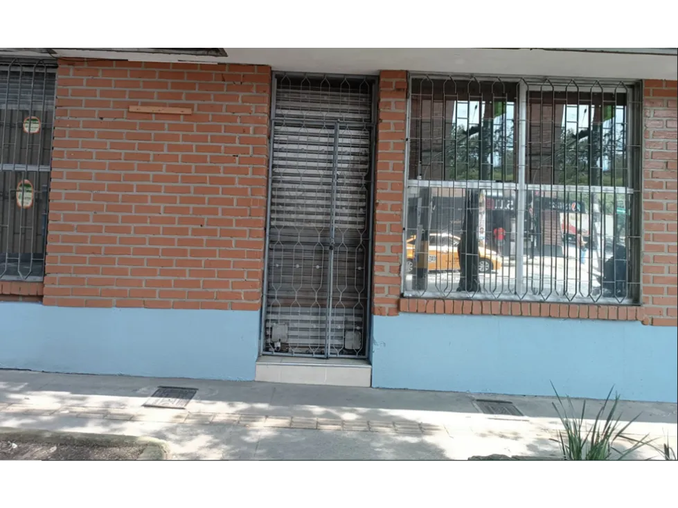 Local en arriendo en Estadio, Medellín, 36 m² · foto 2 de 3