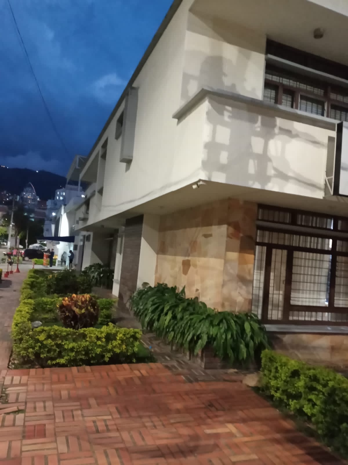 Casa de 4 alcobas en venta en Bolarqui, Bucaramanga, 415 m² · foto 4 de 5