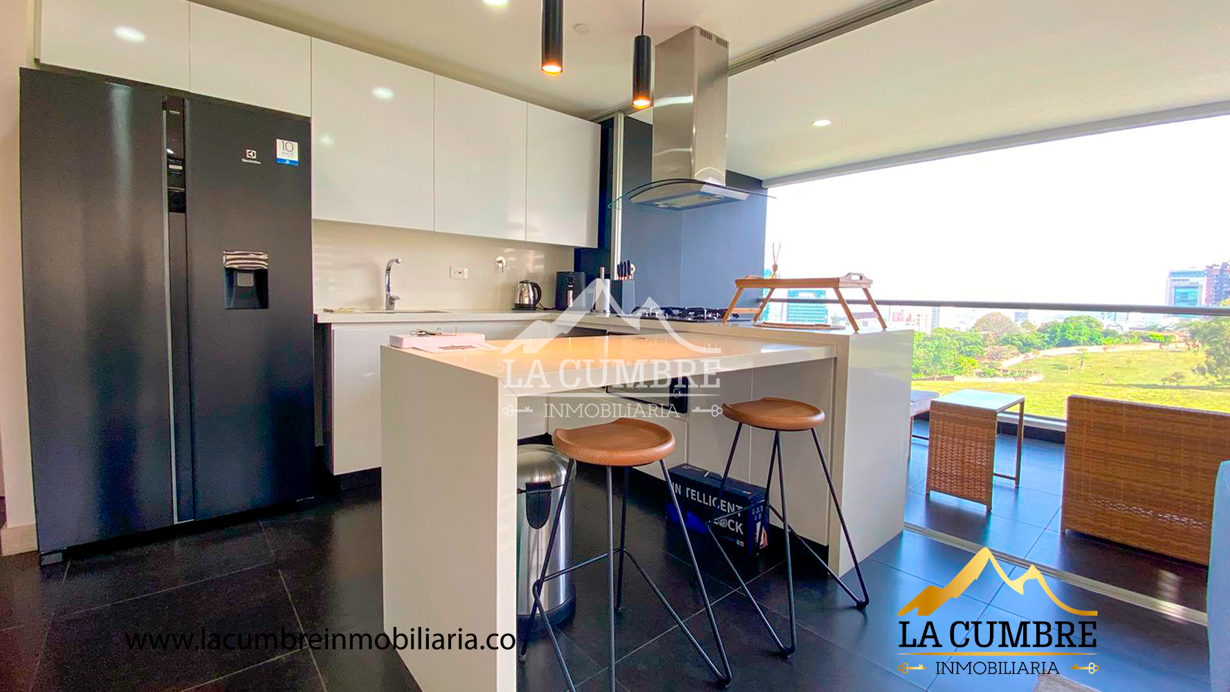 Apartamento en arriendo en Los Balsos No.2, Medellín · foto 3 de 15