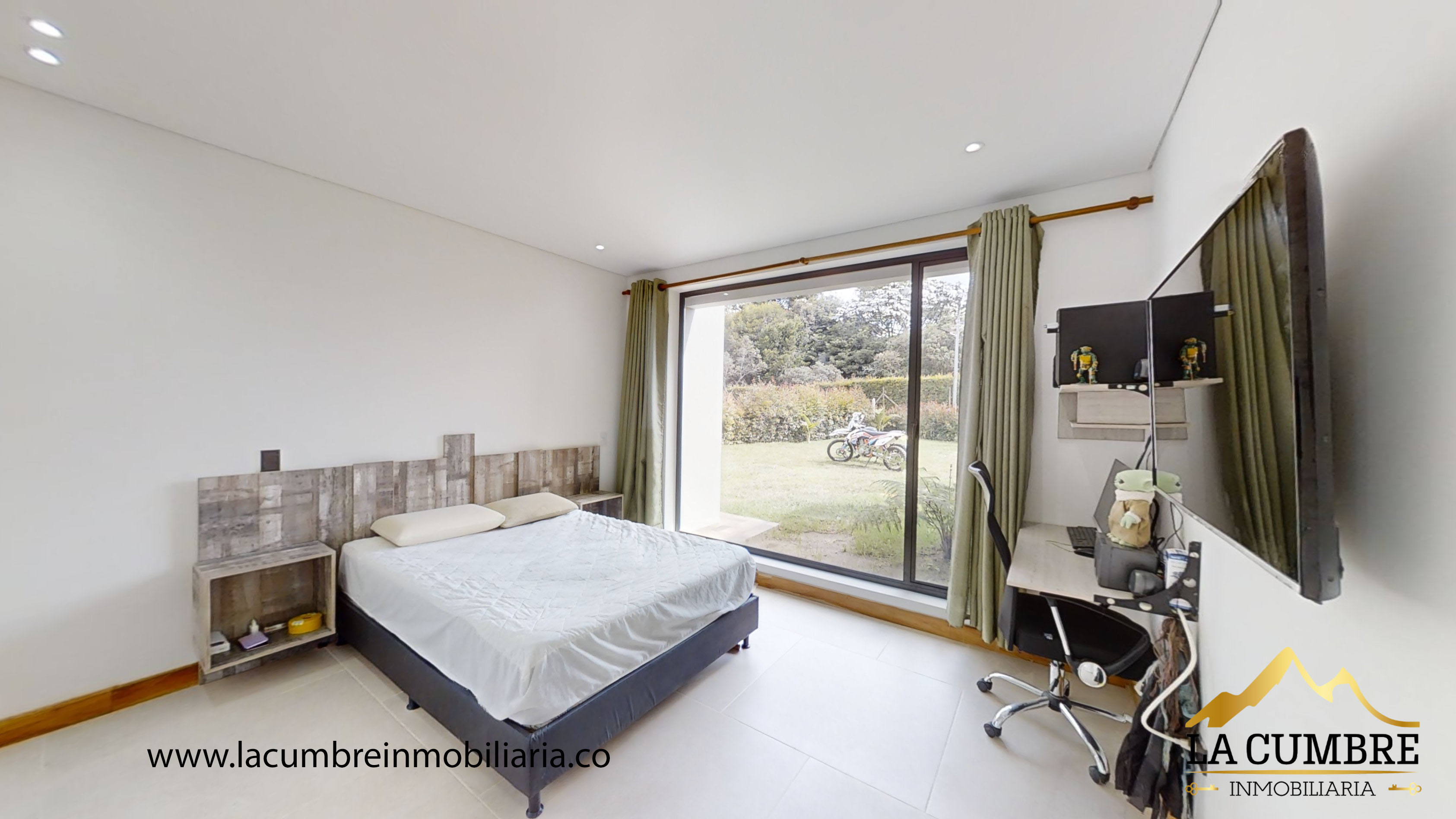 Casa de 4 alcobas en venta en El Molino, Guarne, 250 m² · foto 13 de 19