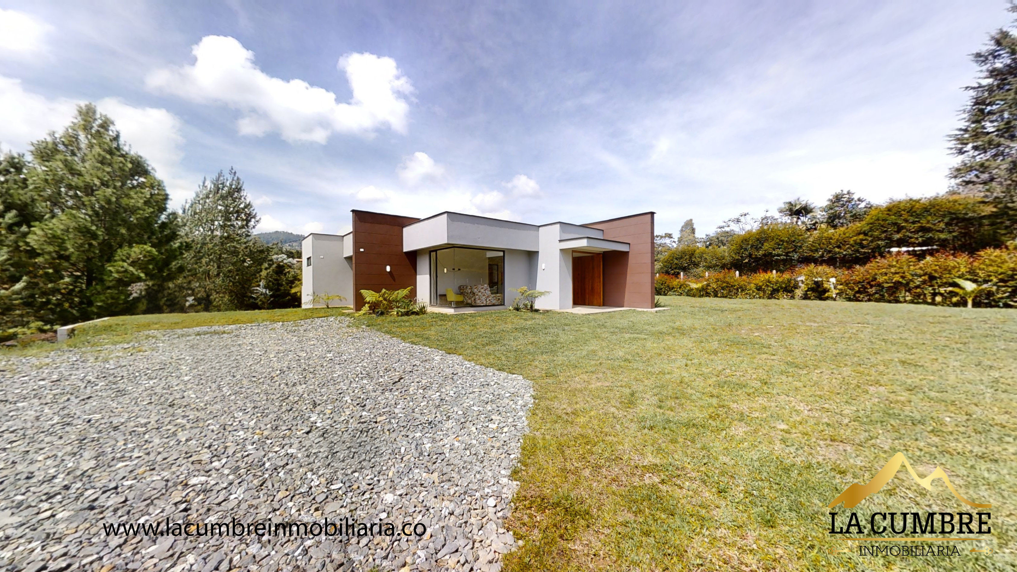 Casa de 4 alcobas en venta en El Molino, Guarne, 250 m² · foto 3 de 19