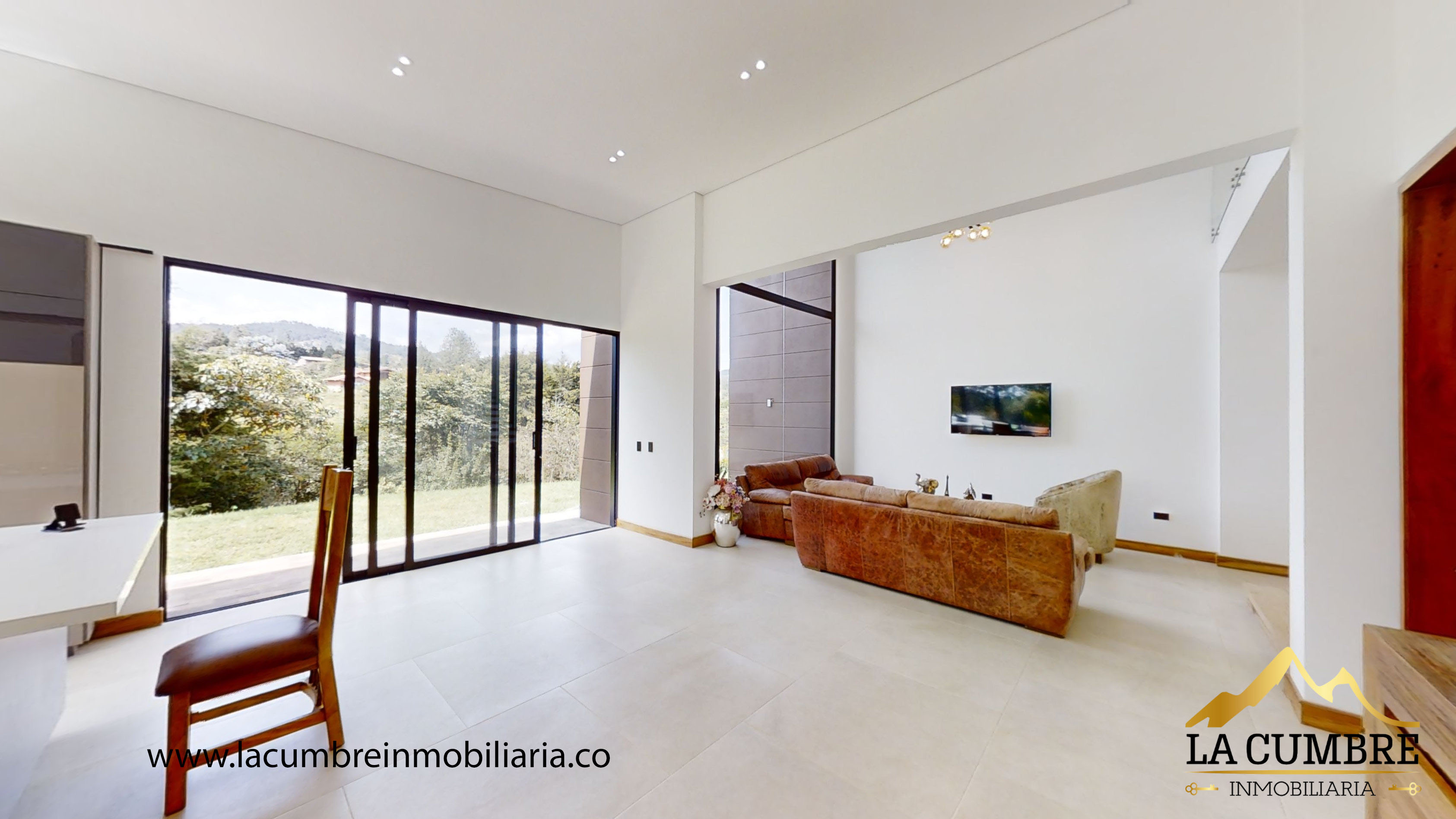 Casa de 4 alcobas en venta en El Molino, Guarne, 250 m² · foto 5 de 19