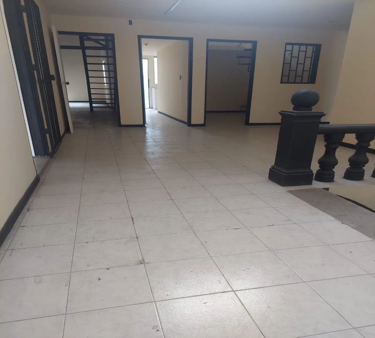 Casa de 6 alcobas en venta en Laureles, Medellín, 489 m² · foto 13 de 24