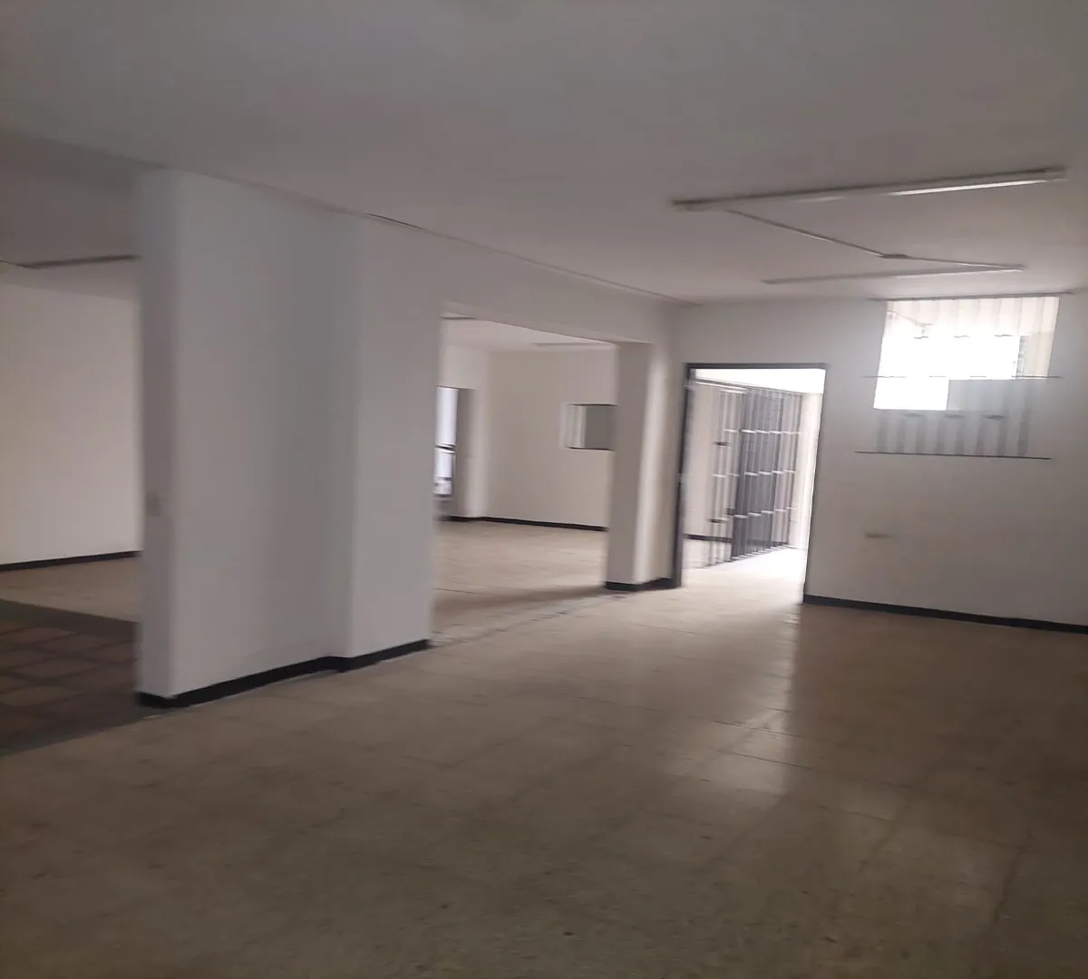 Casa de 6 alcobas en venta en Laureles, Medellín, 489 m² · foto 15 de 24