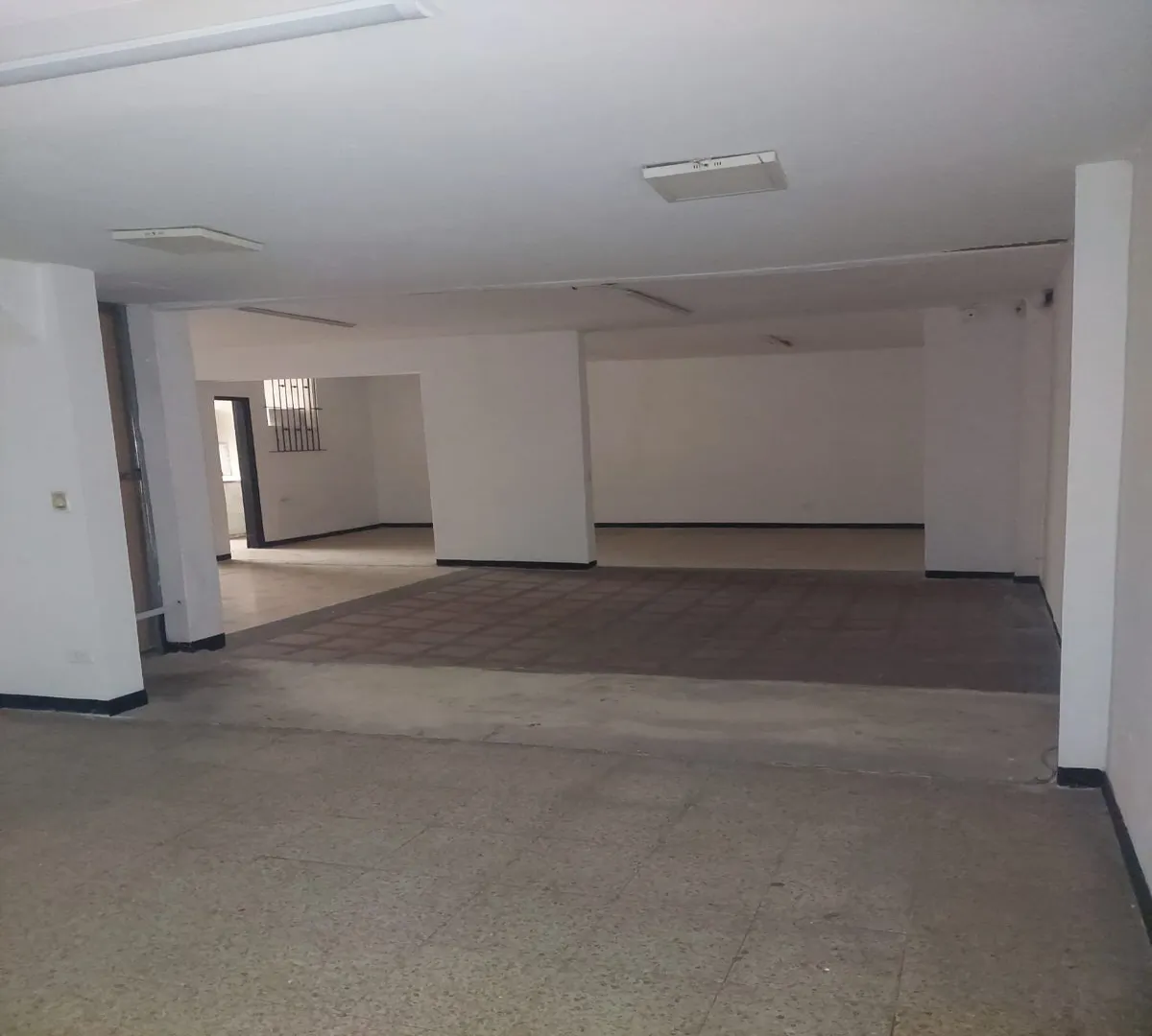 Casa de 6 alcobas en venta en Laureles, Medellín, 489 m² · foto 19 de 24