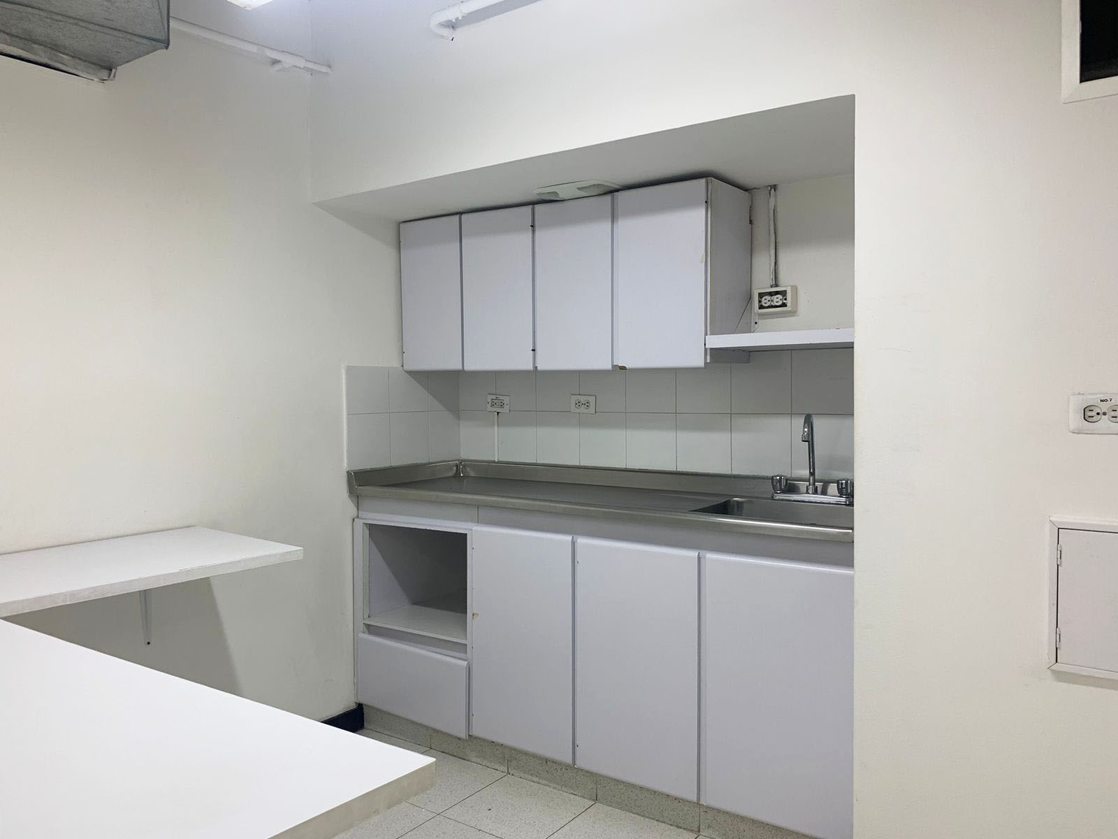 Local en arriendo en El Poblado, Medellín, 180 m² · foto 3 de 6