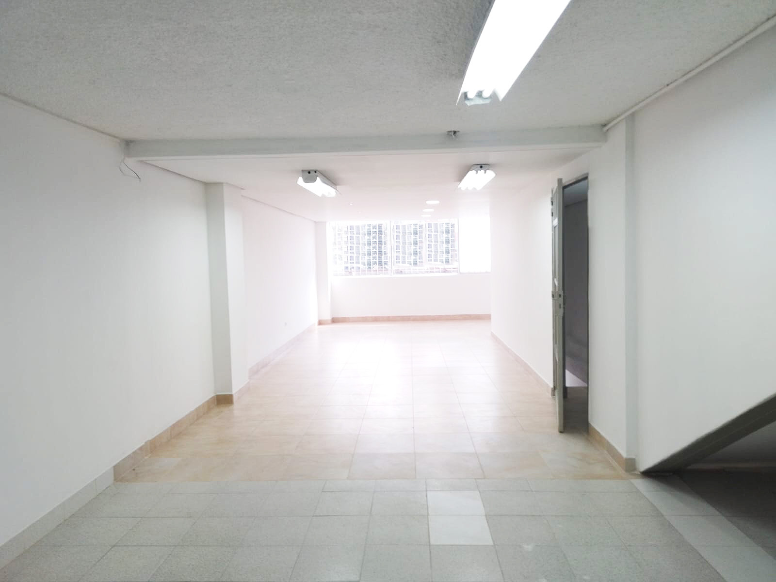 Oficina en arriendo en Guayabal, Medellín, 218 m² · foto 7 de 19