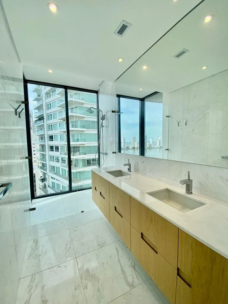 Apartamento de 3 alcobas en arriendo en Bocagrande, Cartagena, 289 m² · foto 16 de 22