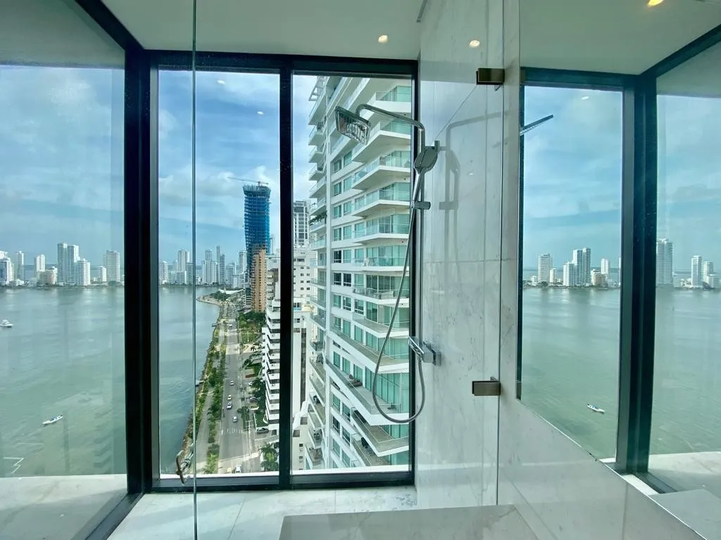 Apartamento de 3 alcobas en arriendo en Bocagrande, Cartagena, 289 m² · foto 8 de 22