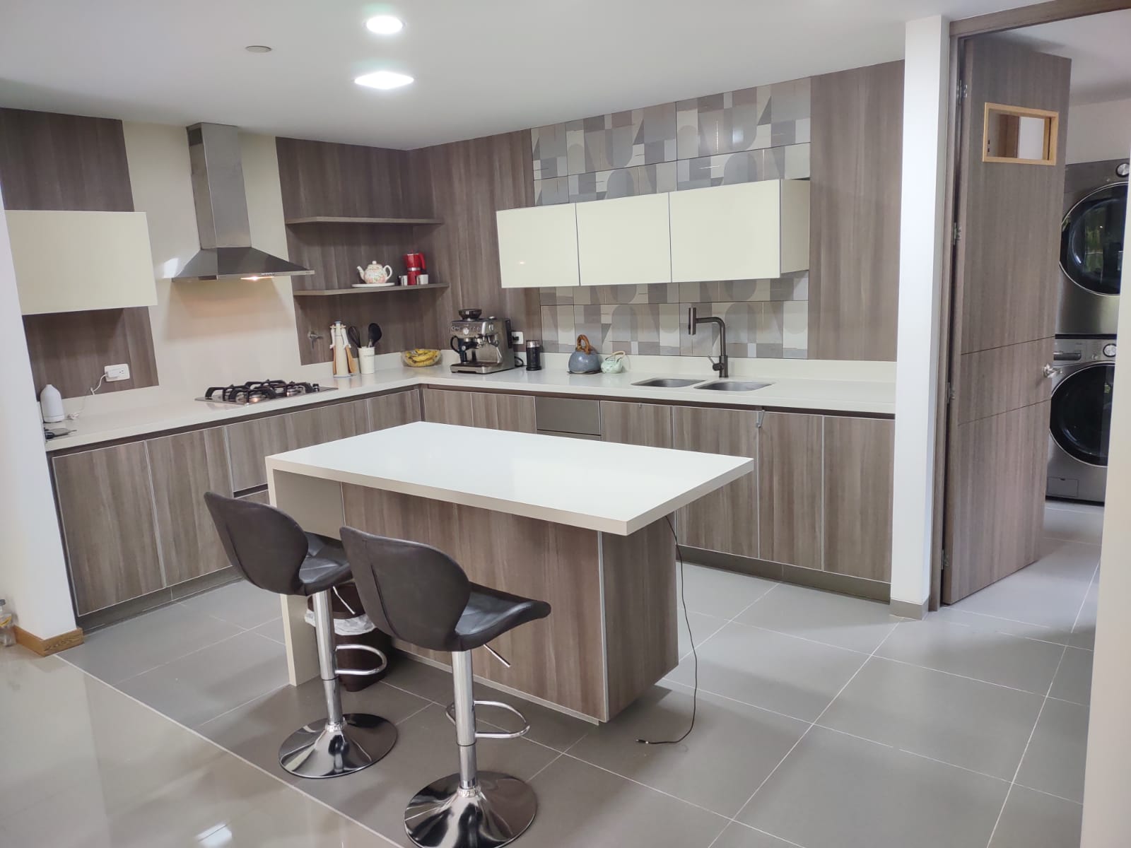 Apartamento de 3 alcobas en venta en Loma Del Chocho, Envigado, 182 m² · foto 4 de 5