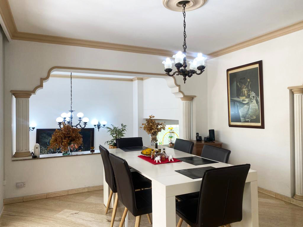 Casa de 4 alcobas en venta en Altos Del Poblado, Medellín, 350 m² · foto 4 de 18