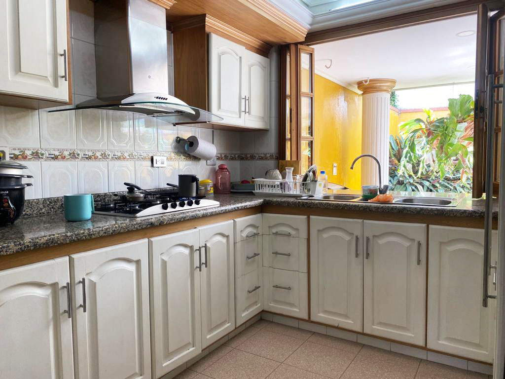 Casa de 4 alcobas en venta en Altos Del Poblado, Medellín, 350 m² · foto 7 de 18