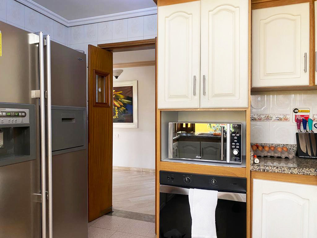Casa de 4 alcobas en venta en Altos Del Poblado, Medellín, 350 m² · foto 8 de 18