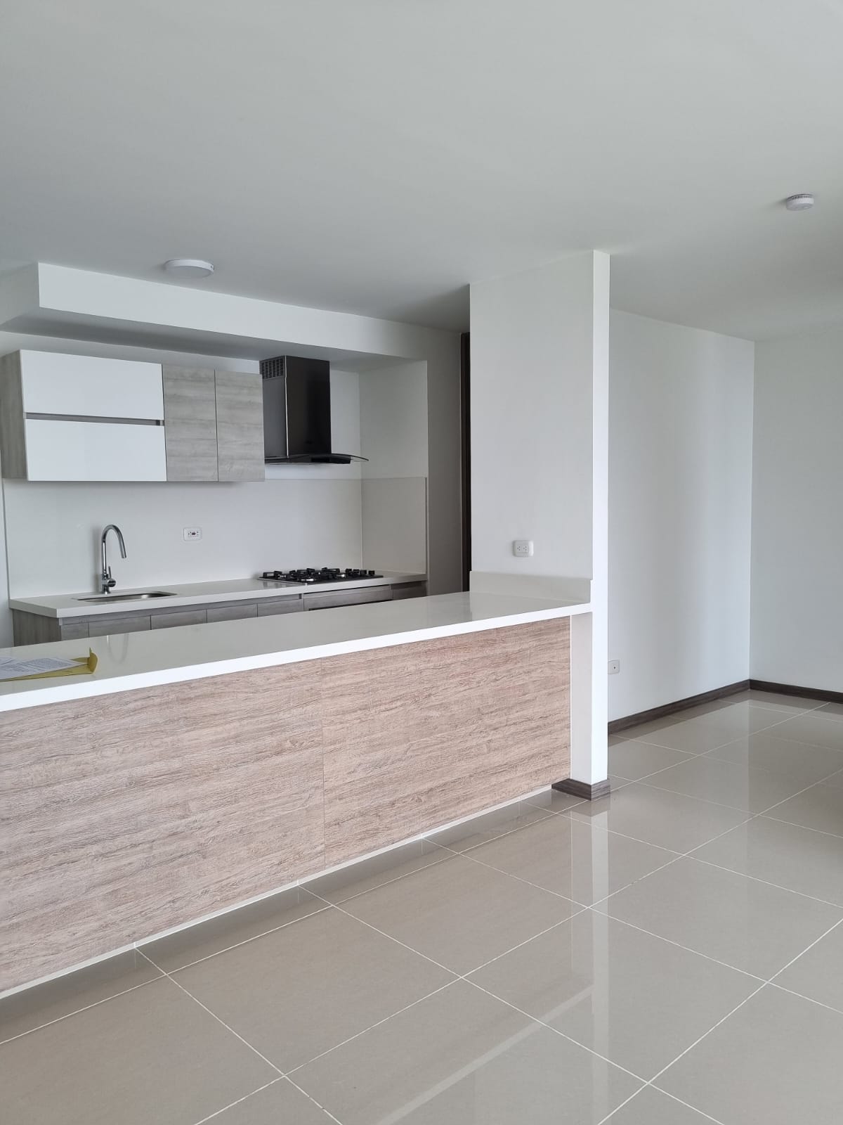 Apartamento de 3 alcobas en venta en Valle Del Lili, Cali, 91 m² · foto 3 de 13