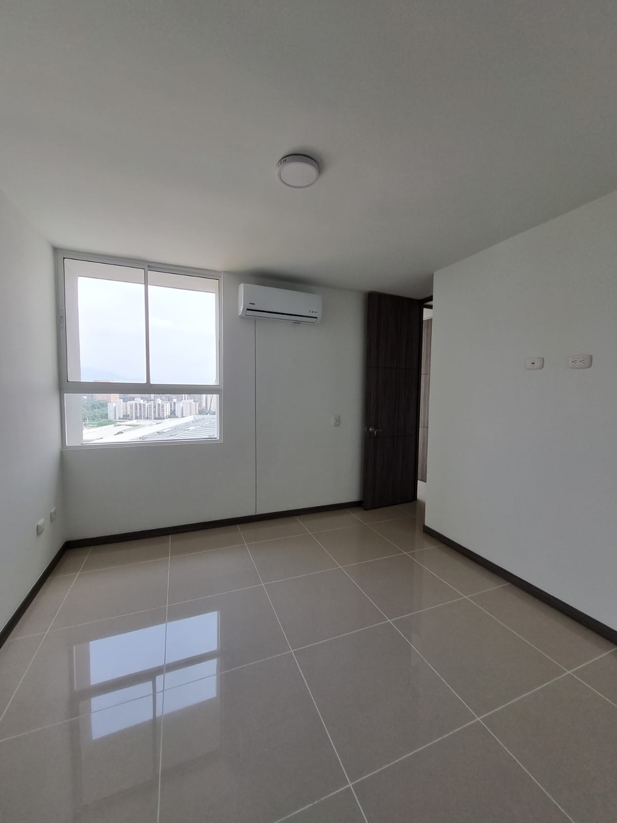 Apartamento de 3 alcobas en venta en Valle Del Lili, Cali, 91 m² · foto 5 de 13