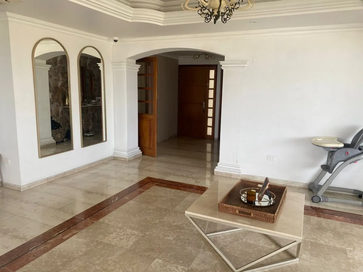 Apartamento en arriendo en San Diego, Cartagena · foto 2 de 17