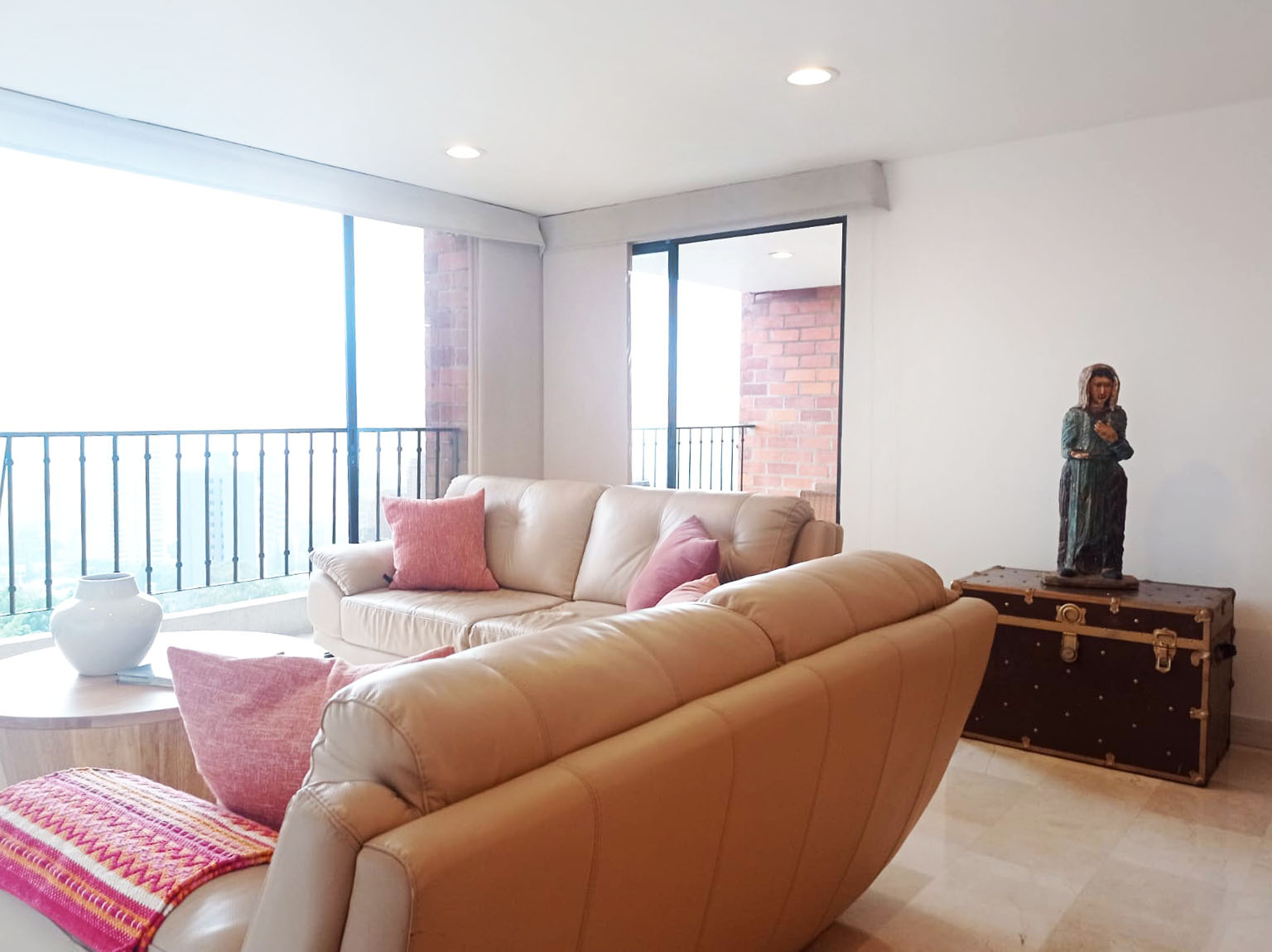 Apartamento de 3 alcobas en arriendo en El Tesoro, Medellín, 140 m² · foto 2 de 20