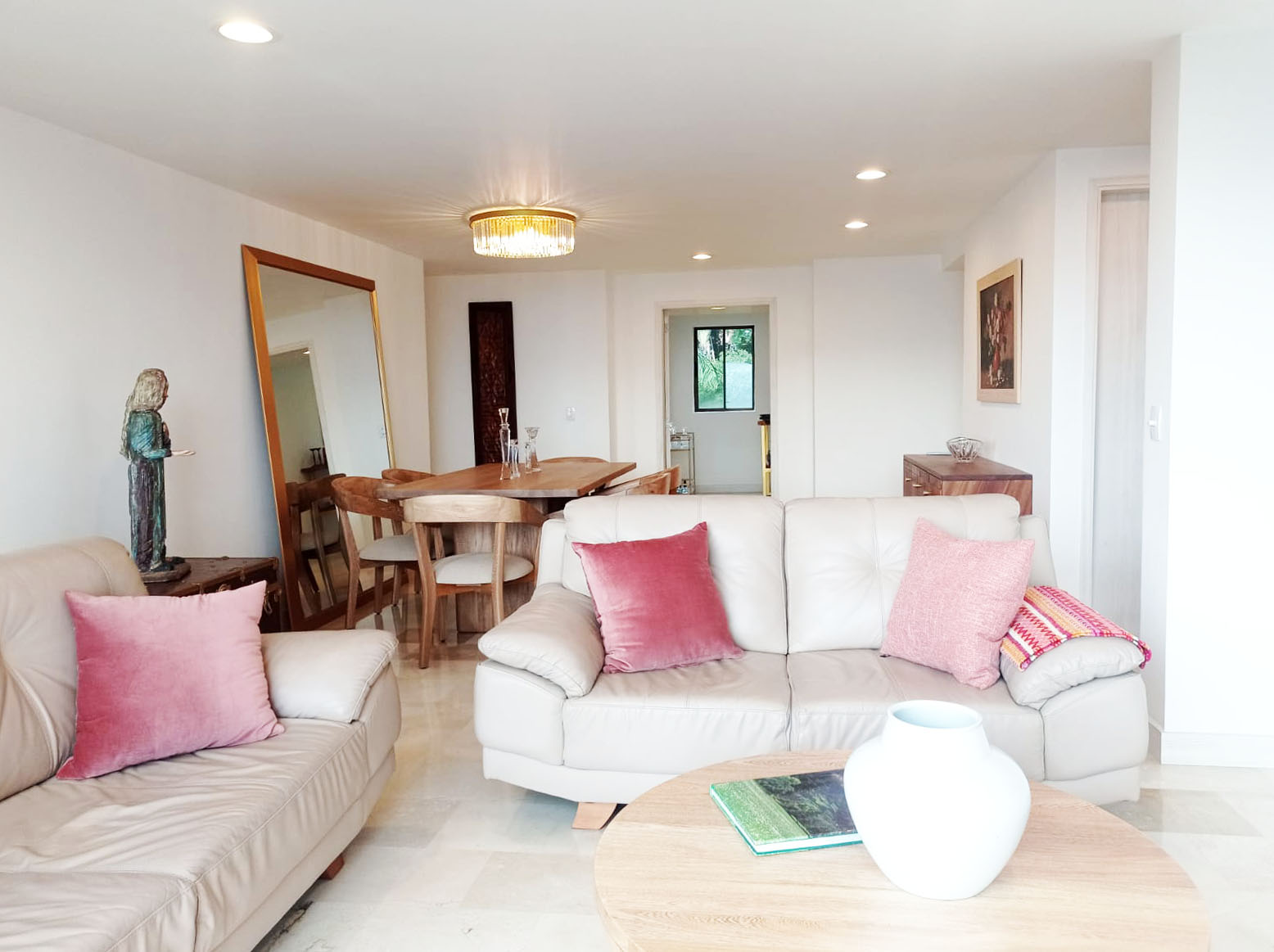 Apartamento de 3 alcobas en arriendo en El Tesoro, Medellín, 140 m² · foto 4 de 20
