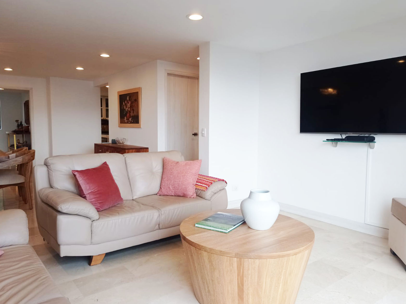 Apartamento de 3 alcobas en arriendo en El Tesoro, Medellín, 140 m² · foto 5 de 20