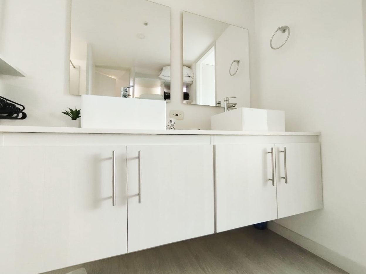 Apartamento de 2 alcobas en arriendo en El Poblado, Medellín, 107 m² · foto 11 de 16