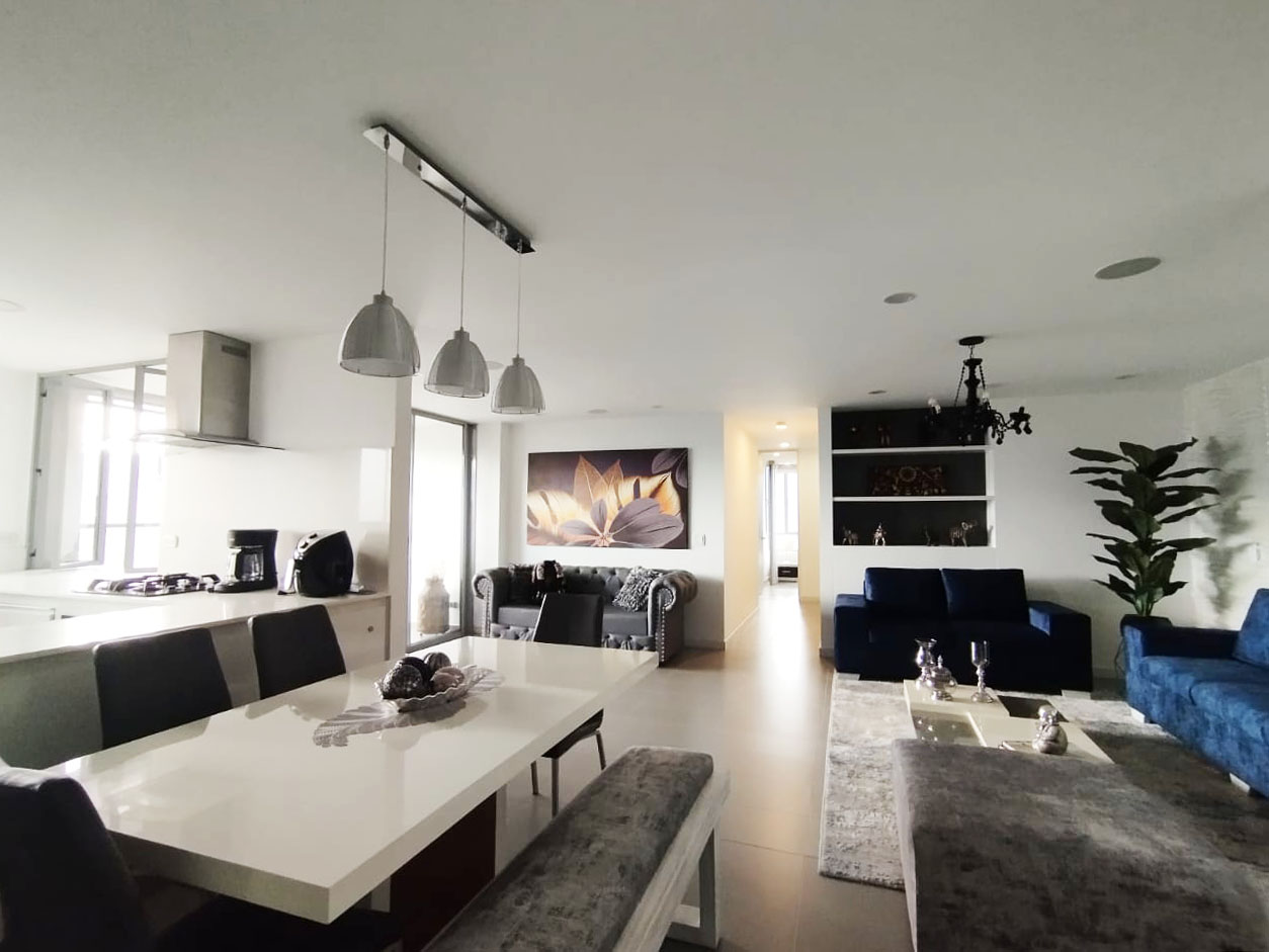 Apartamento de 2 alcobas en arriendo en El Poblado, Medellín, 107 m² · foto 3 de 16