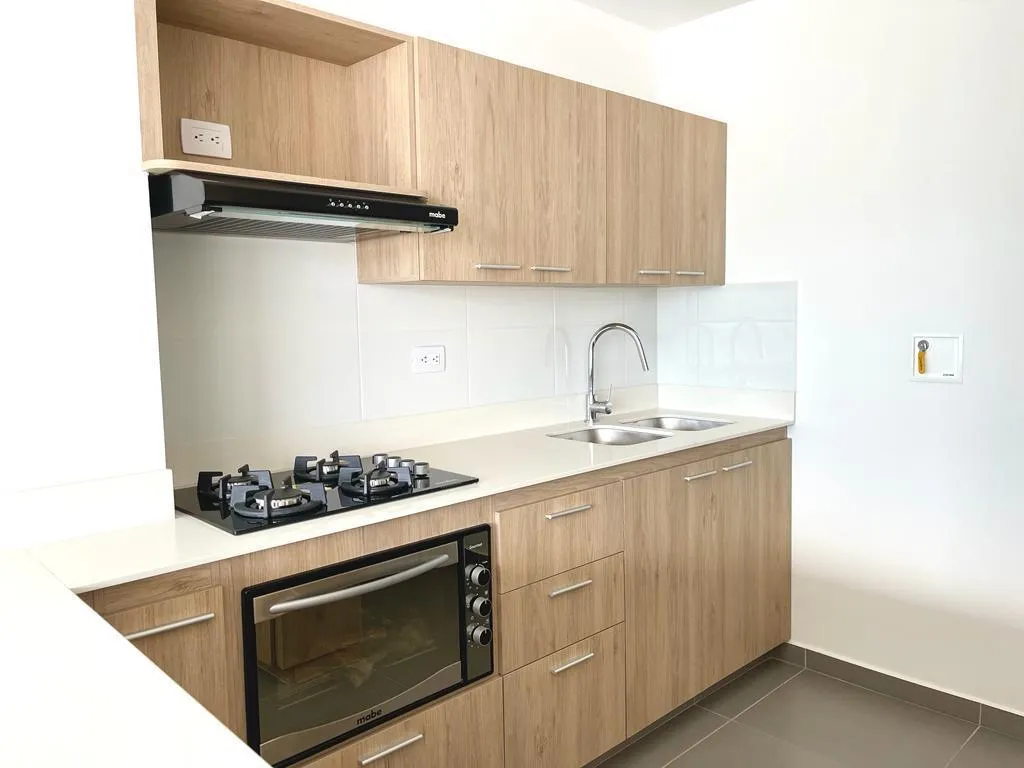 Apartamento de 3 alcobas en arriendo en Loma Del Escobero, Envigado, 100 m² · foto 13 de 20