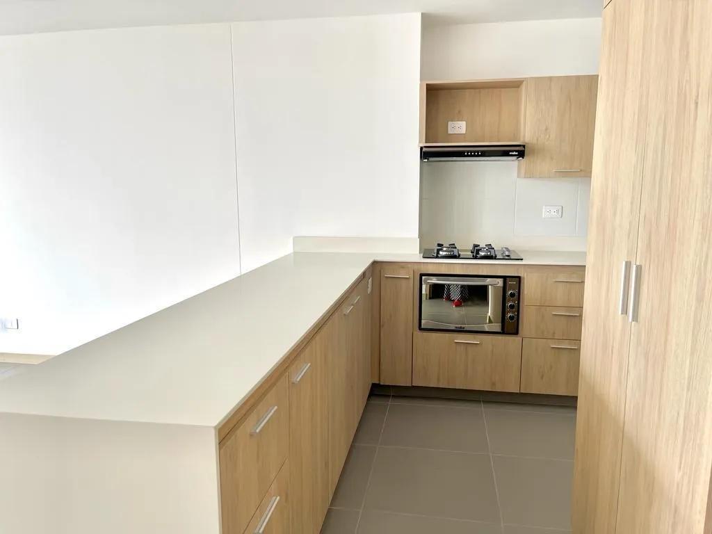 Apartamento de 3 alcobas en arriendo en Loma Del Escobero, Envigado, 100 m² · foto 14 de 20