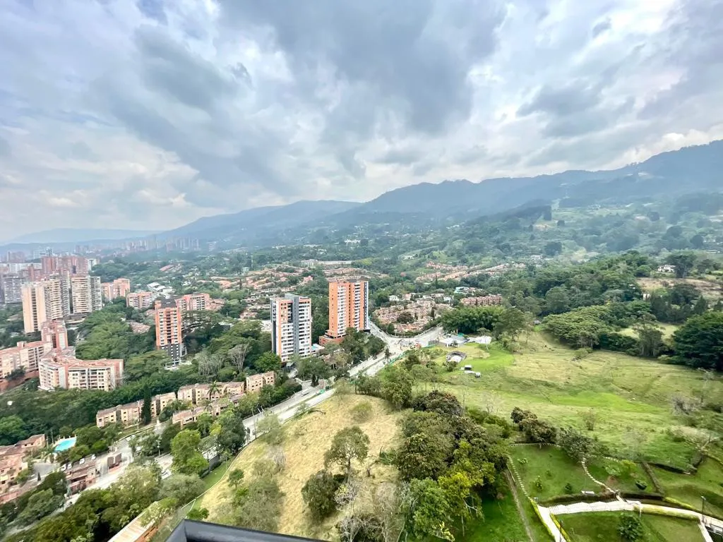 Apartamento de 3 alcobas en arriendo en Loma Del Escobero, Envigado, 100 m² · foto 16 de 20
