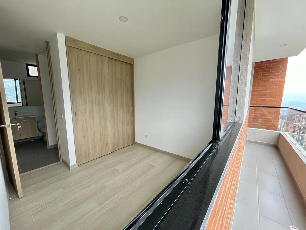 Apartamento de 3 alcobas en arriendo en Loma Del Escobero, Envigado, 100 m² · foto 3 de 20