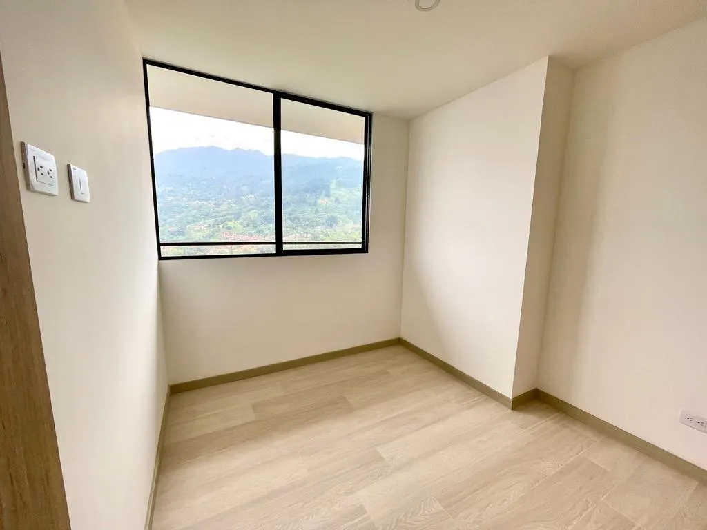 Apartamento de 3 alcobas en arriendo en Loma Del Escobero, Envigado, 100 m² · foto 5 de 20