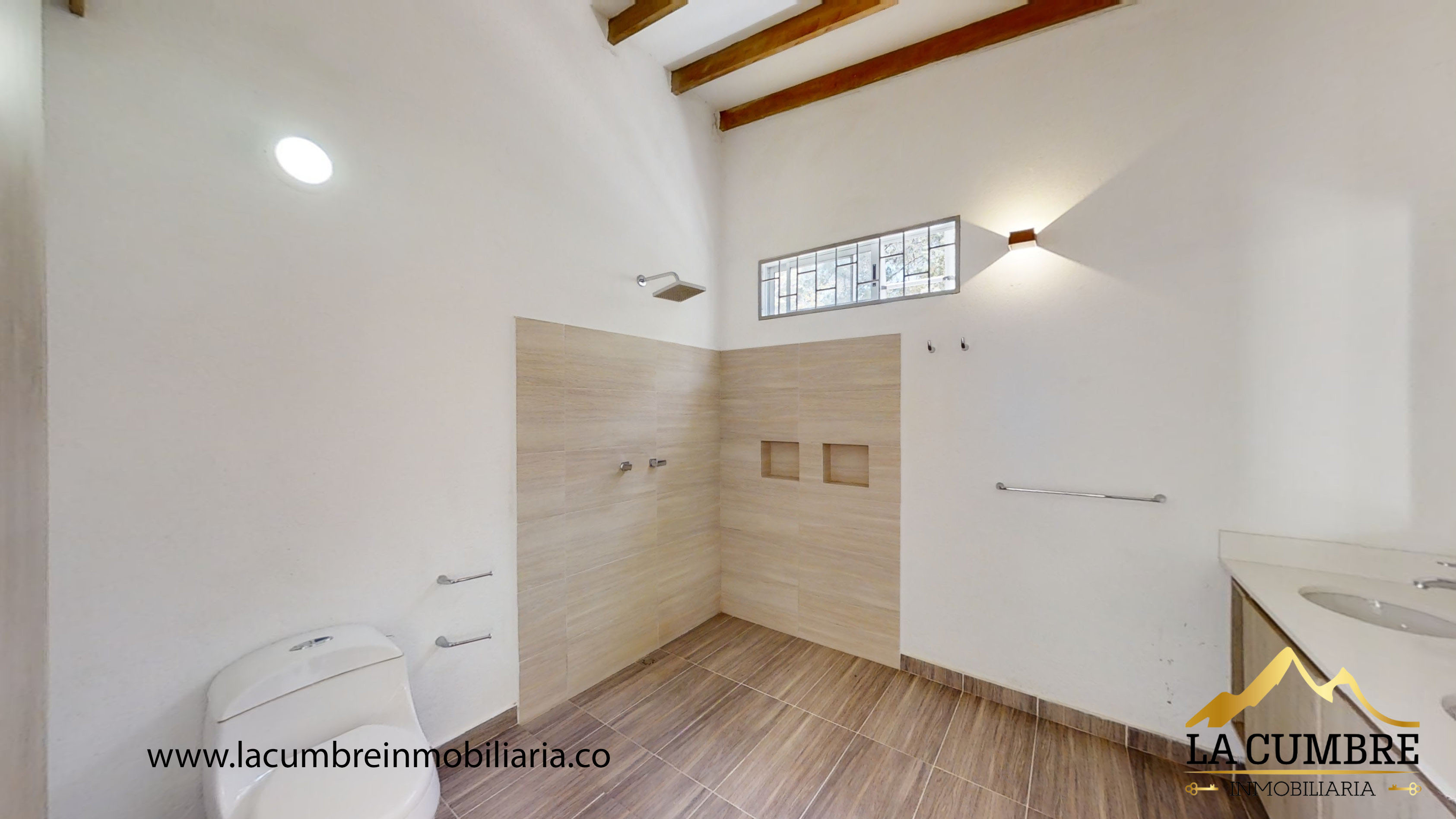 Casa en venta en Loma Del Escobero, Envigado · foto 10 de 19